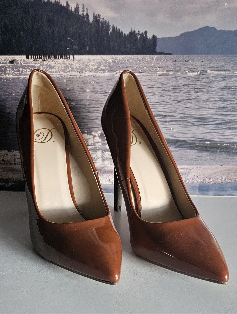 Derek Heart Patent Leather Heels - Picture 3 of 9